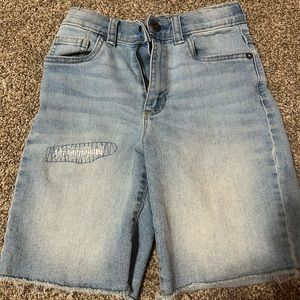 Oshkosh B’Gosh Boys Jean Shorts Size 7/7A.